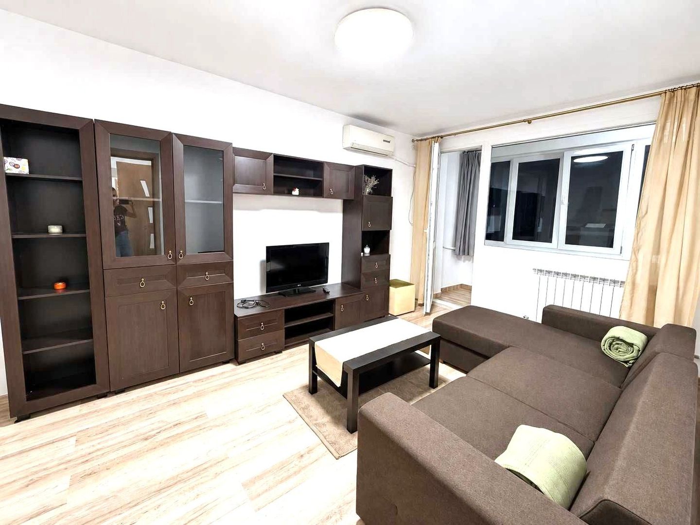 ✨ Închiriez Apartament cu 3 camere renovate, 10 min metrou Nicolae Grigorescu - Poză 1