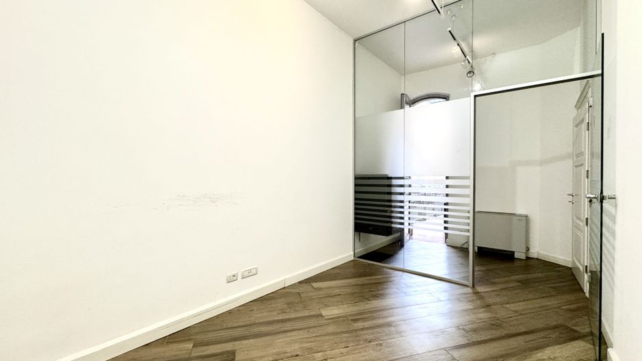 Spațiu Birou - Imobil complet renovat - Poză 14