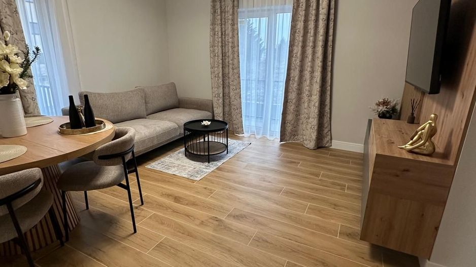 Apartament decomandat 2 camere Superfinisat cu Parcare - Poză 2