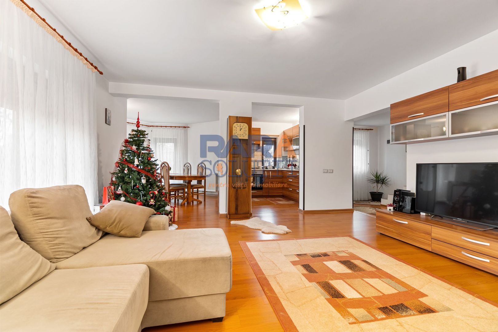 Casă cu 3 dormitoare și 2600 mp teren - Poză 5