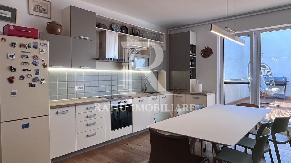 Penthouse cu Design Eclectic | Central | Panoramă Unică | Oradea - Poză 7