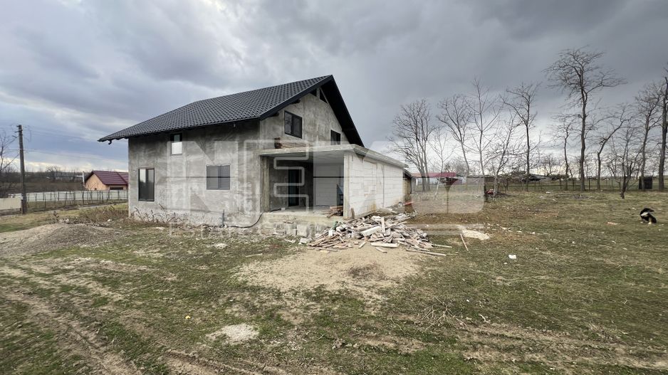 Casa cu 45 de Ari | Salageni | 129.000 Euro - Poză 3