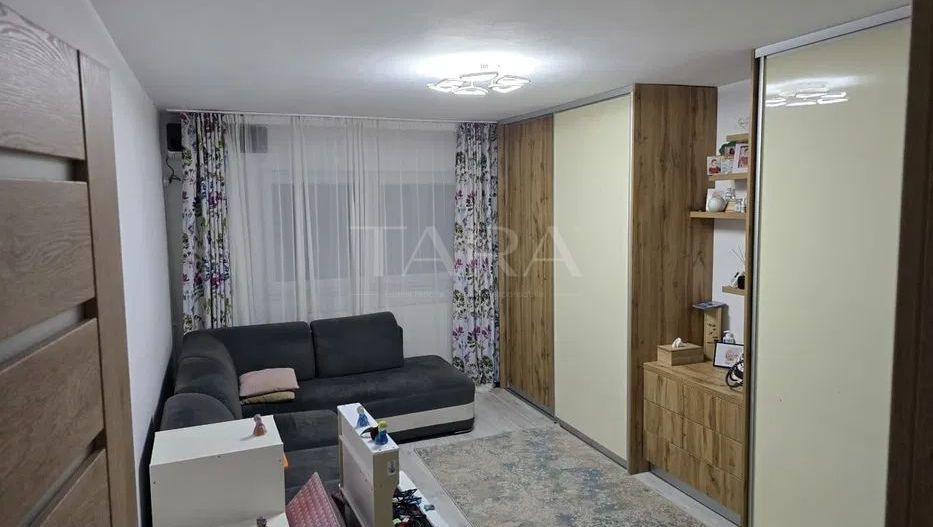 Apartament 2 camere decomandat, Între Lacuri, aproape de Iulius Mall. - Poză 1