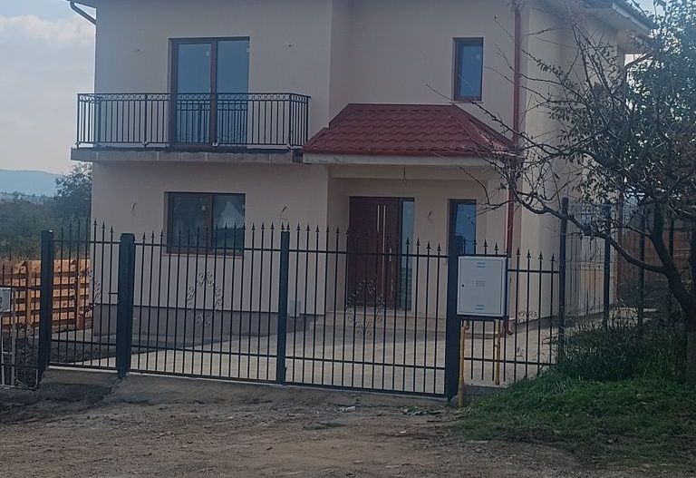 Casa P+E ,140 mp utili,451 mp teren, Hlincea,MUTARE  IMEDIATA. - Poză 5
