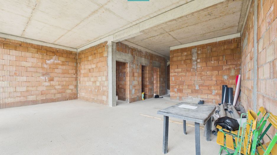 Casă la roșu cu piscină-Pârneava-767 mp teren - Poză 9