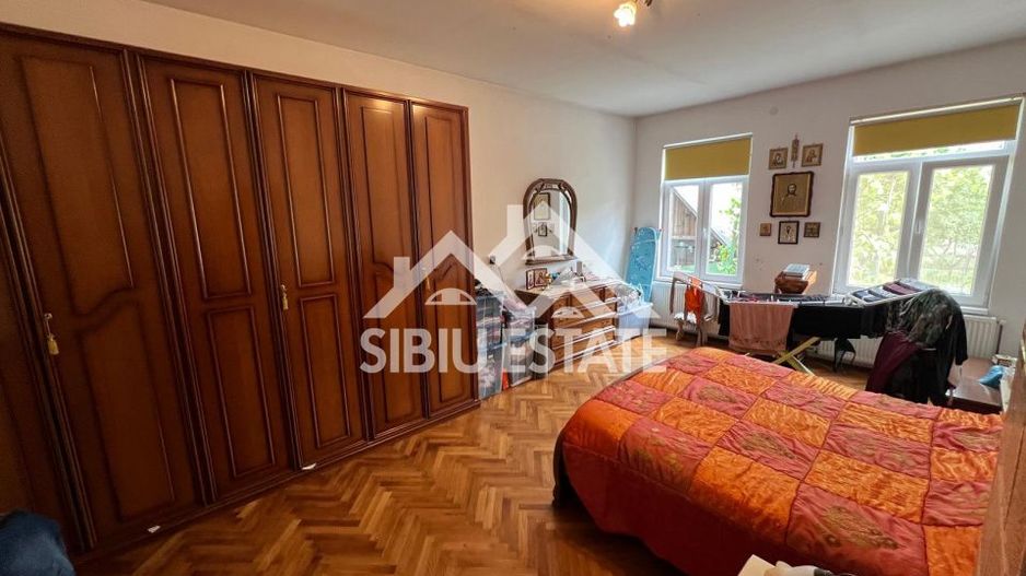 De vânzare: Proprietate cu 2 unități locative ,Zona Lupeni, Sibiu - Poză 6