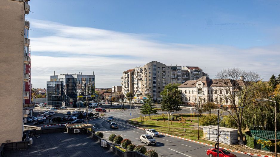 Apartament mobilat și utilat în Piața Spitalului - investitie sigura! - Poză 3