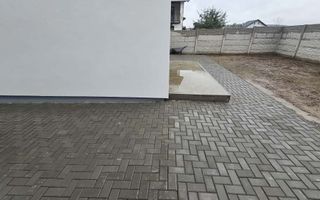 Casa Individuala cu 4 camere si 270 mp de curte, în Cristian - Poză 8