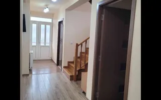 Casă Livezeni 815 mp teren, casa primitoare ,la doar 5 minute de oraș. - Poză 13