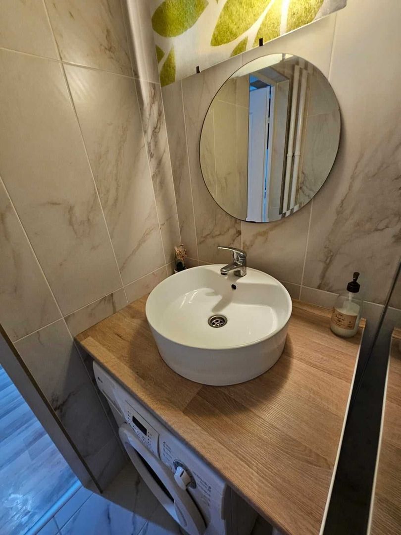 Central, Garsoniera langa metrou, renovata recent - Poză 4