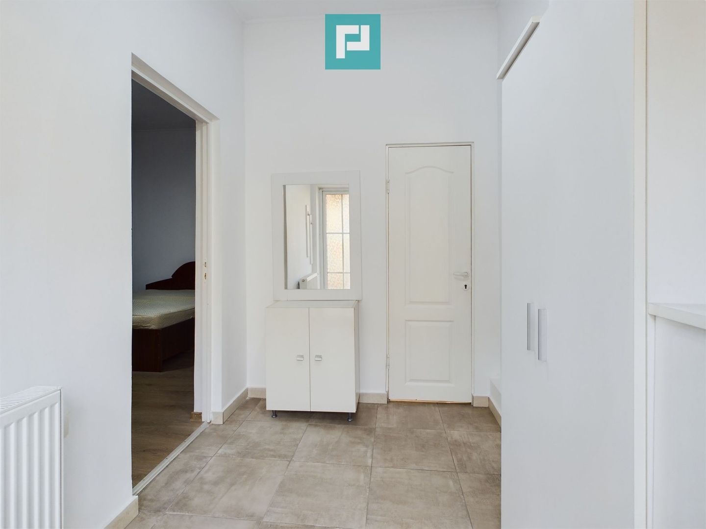 Apartament cu 3 camere la curte comună în Grădiște - Poză 18