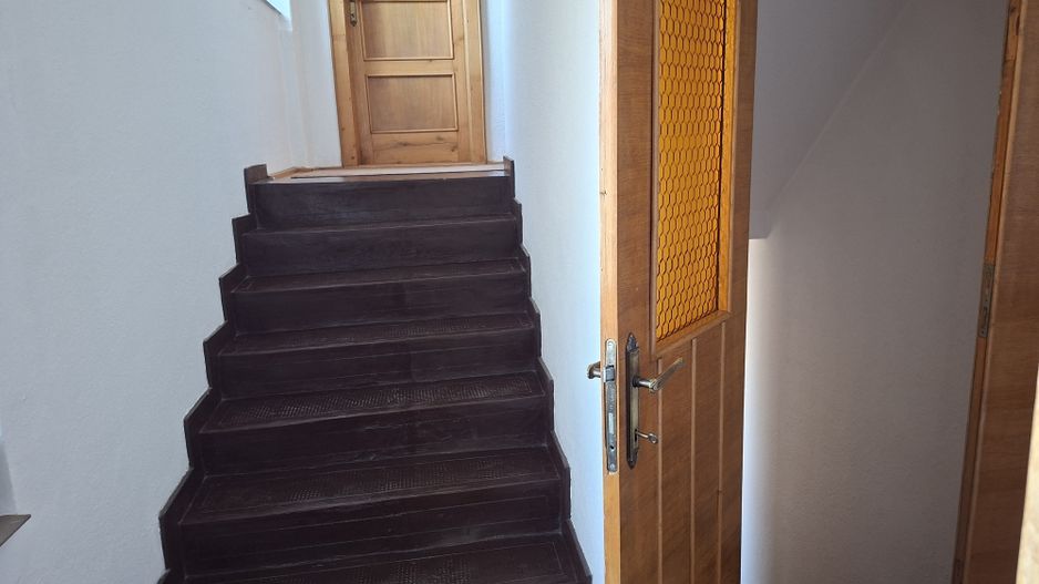 BRASADAS vinde casa individuala cu 7 camere in CENTRU. - Poză 6