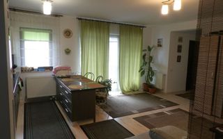 Apartament cu 3 camere de vânzare, Floresti - Poză 2
