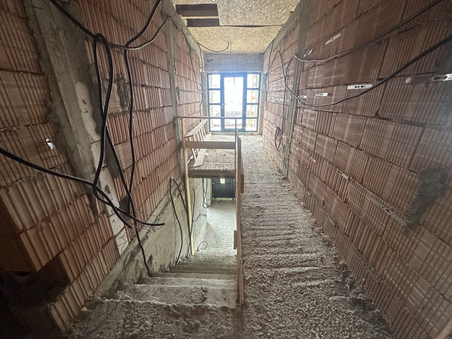 STEFANESTII DE JOS, CASA P+1E, TEREN 242 MP! - Poză 14