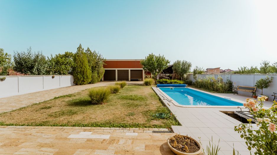 Vilă cu piscină în Fântânele - Poză 11