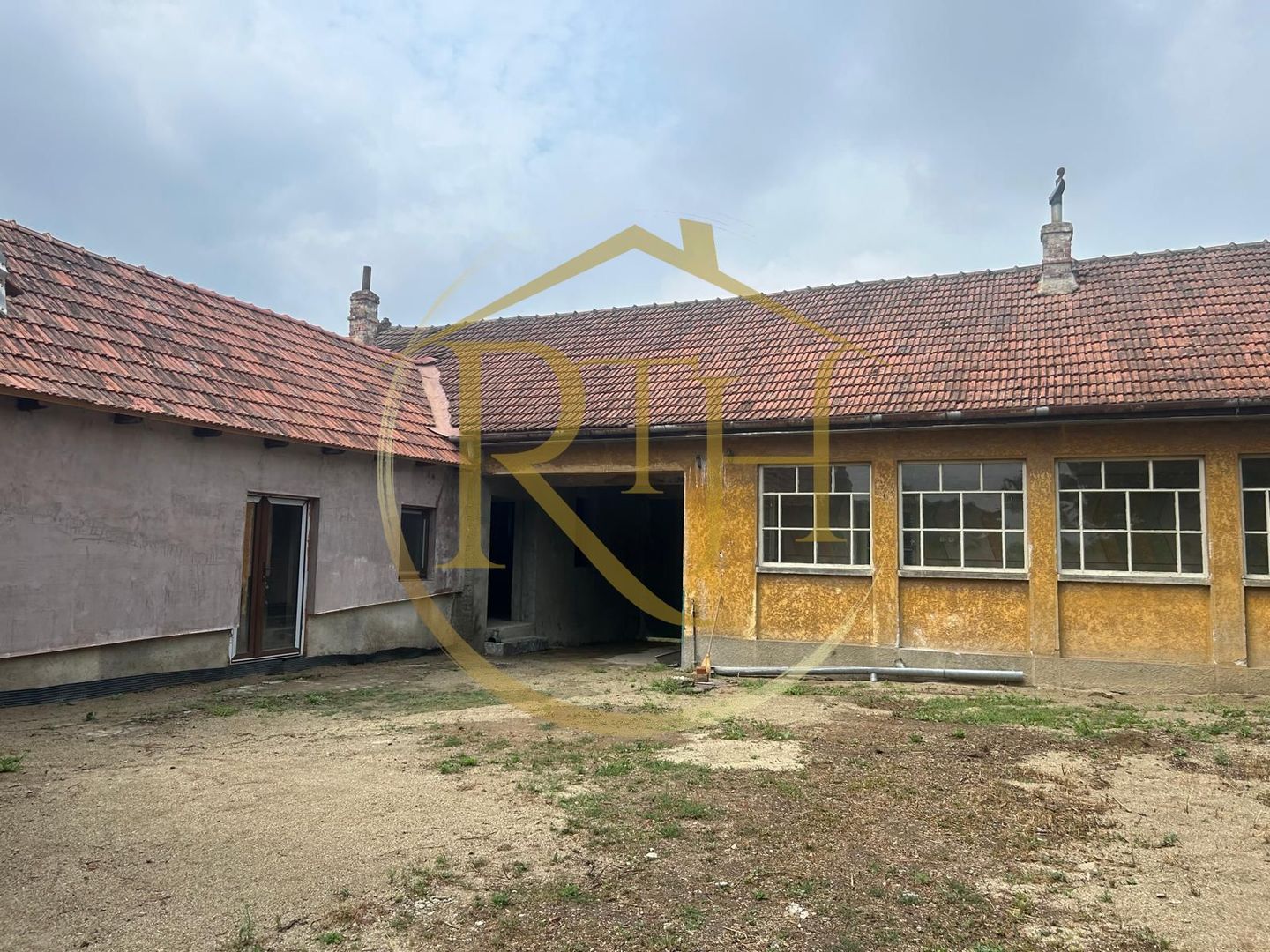 Casa plus teren de vânzare în Balinț,comision ,,0'' - Poză 1