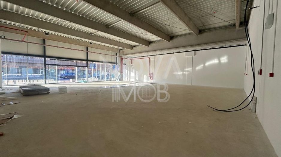 Spatiu comercial de inchiriat - Central, Cisnadie - de la 100 mp - Poză 4