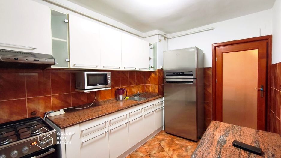 Apartament spatios cu 2 balcoane, centrala proprie, zona Micalaca - Poză 4