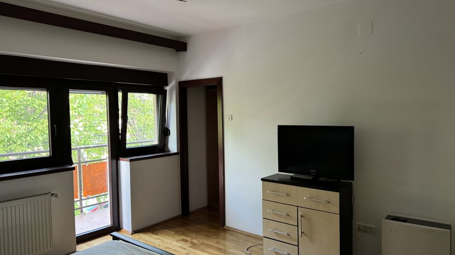 Casa de vânzare zona Favorit - Poză 9