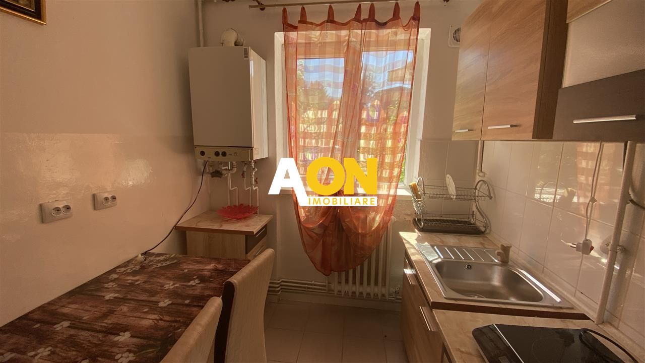 Apartament 3 camere, decomandat Cetate - Poză 1