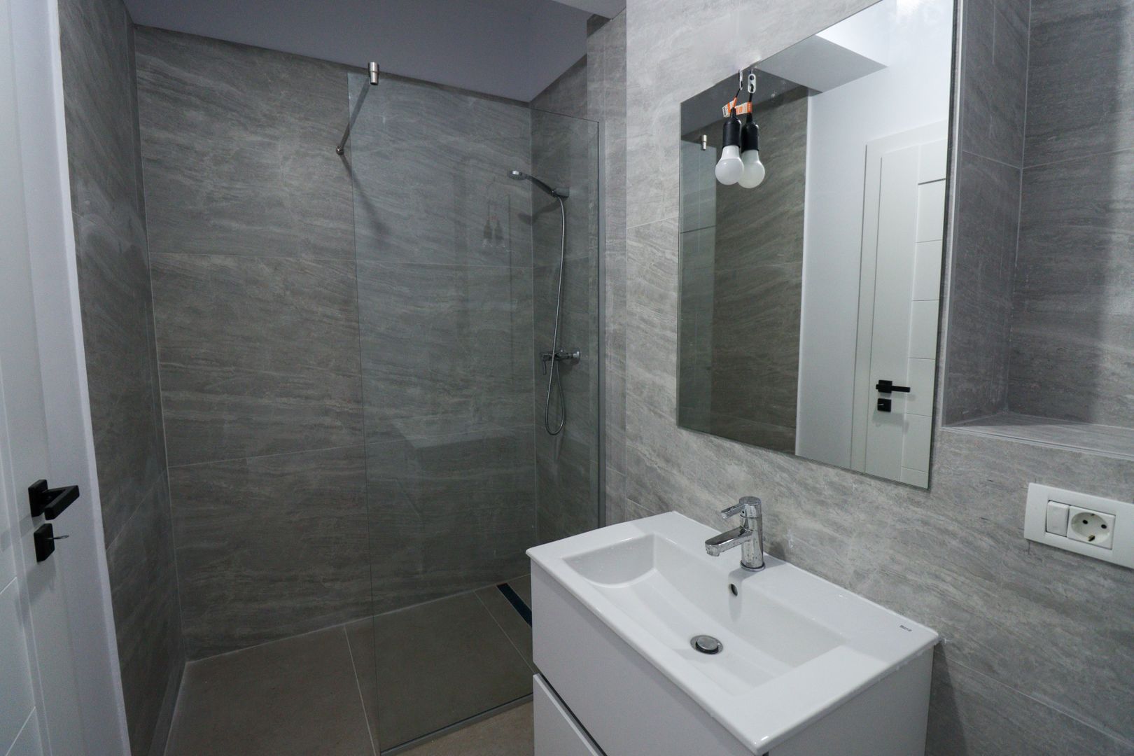 Aradului | 3 camere | Bloc nou | 2 băi | Lift | Parcare subterană - Poză 10