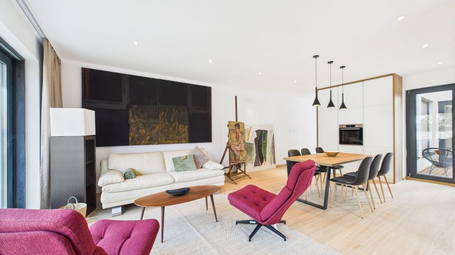 Casă modernă și elegantă, mobilată și utilată - Poză 5