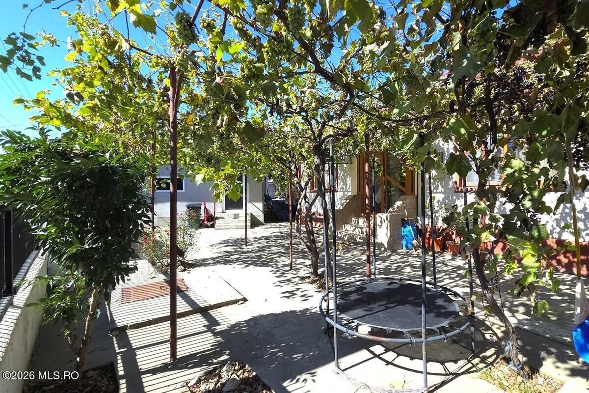 Castelu - Str. Florilor, casa din 2012, teren 737 mp si 106 mp utili - Poză 5