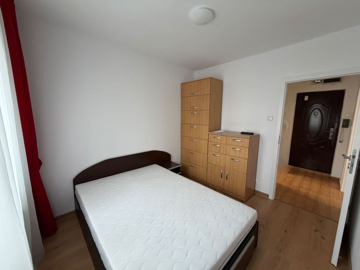 De Închiriat- Apartament 2 Camere, | Metrou Apărătorii Patriei - Poză 2