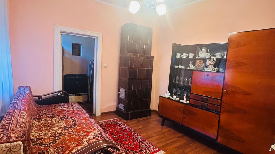 Casa singur in curte zona Velenta - Poză 3