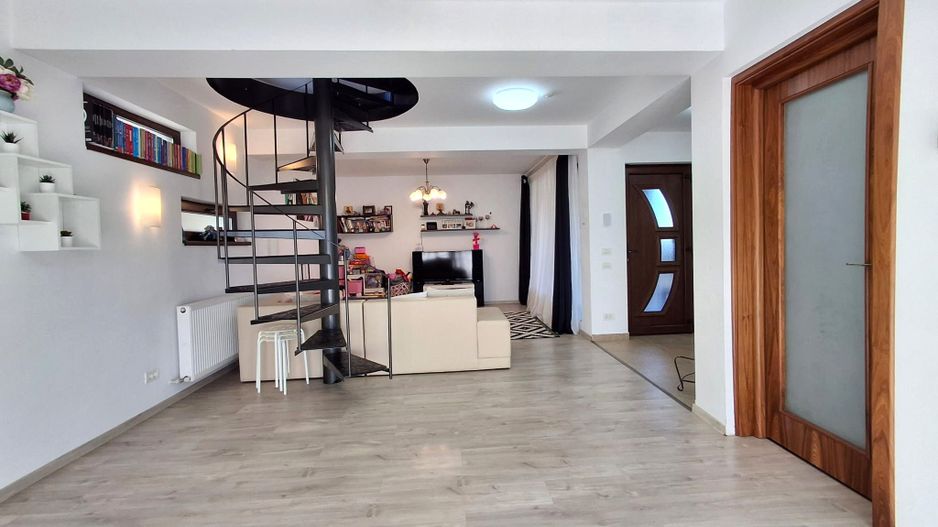 De vânzare casă  4 camere tip duplex Pasarea Branesti - Poză 2