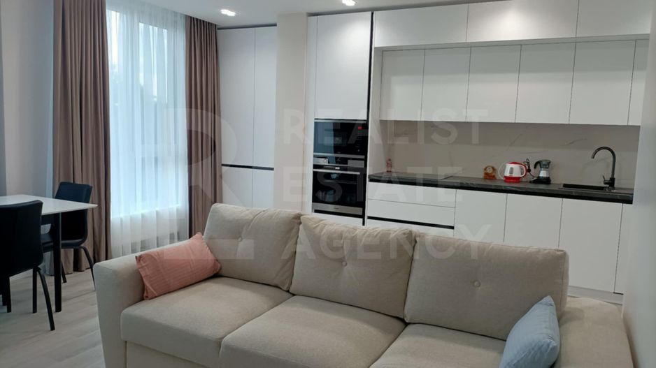 Chirie, apartament, 2 camere, str. Bălţi, Centru - Poză 1