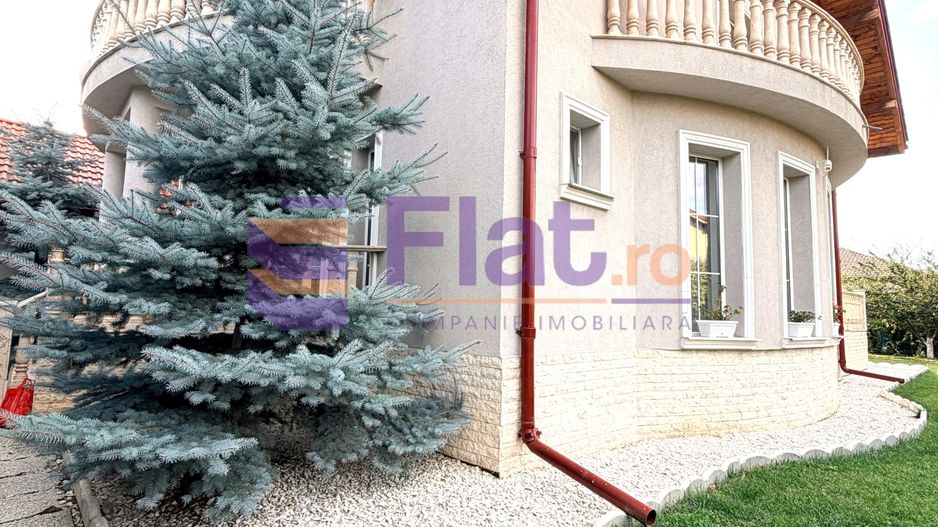 Casă spațioasă și elegantă cu teren  – Sânpetru - Poză 3