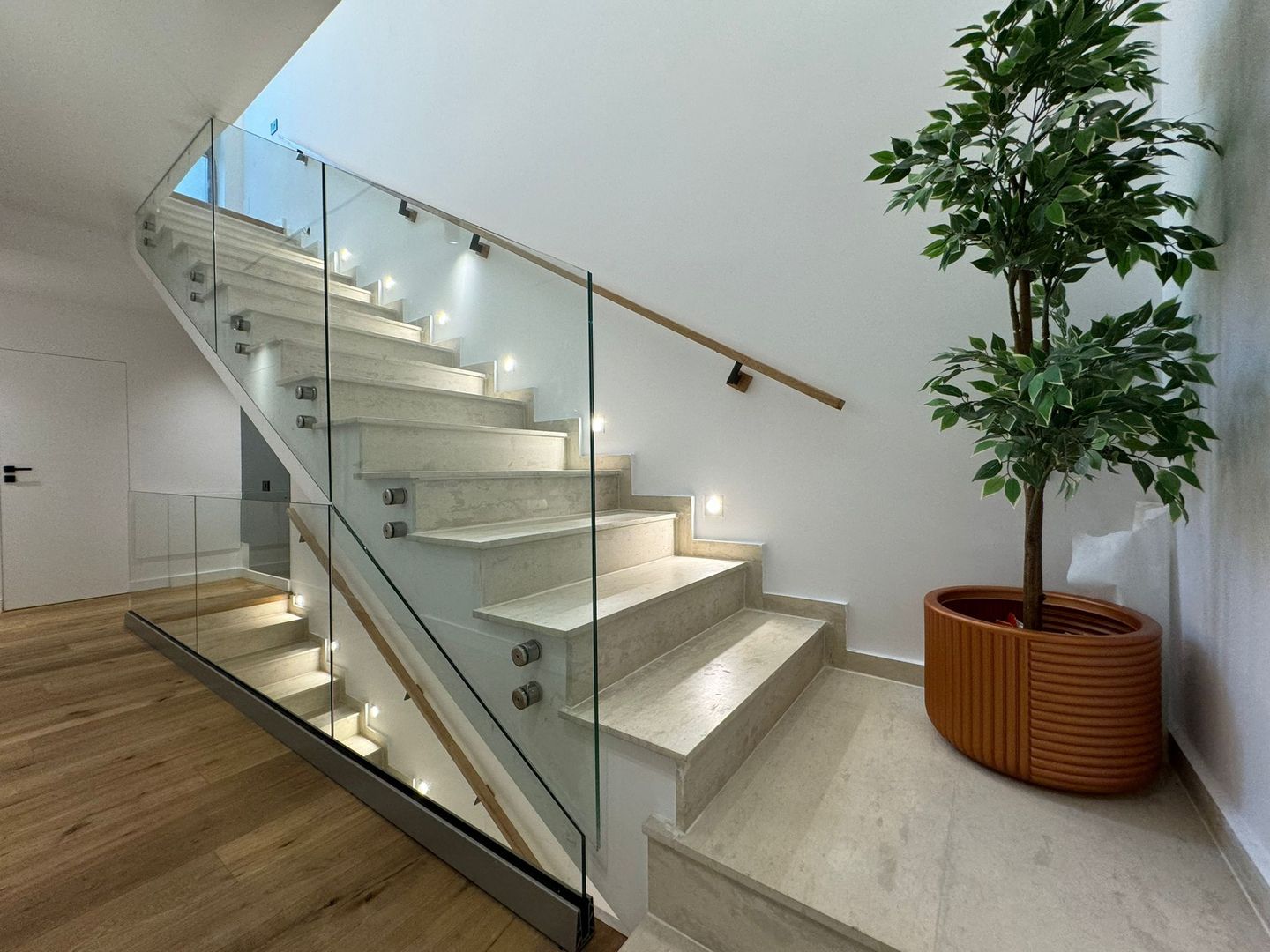 Vila | Casa Presei Libere | Damaroaia - Poză 9