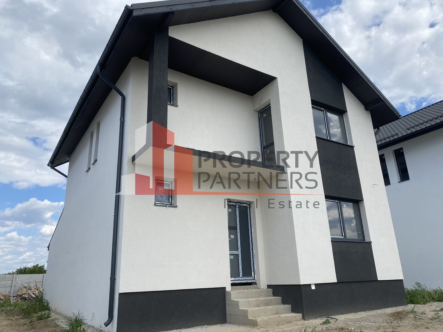 Vila Sabareni - Poză 1