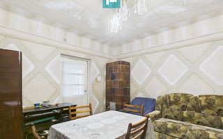 Casa în Cuvin la poalele dealului - Poză 6