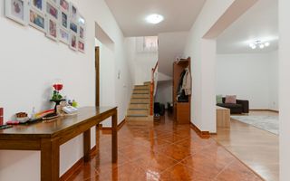 Casă 2013, teren 1366 mp, zonă centrală - Poză 2