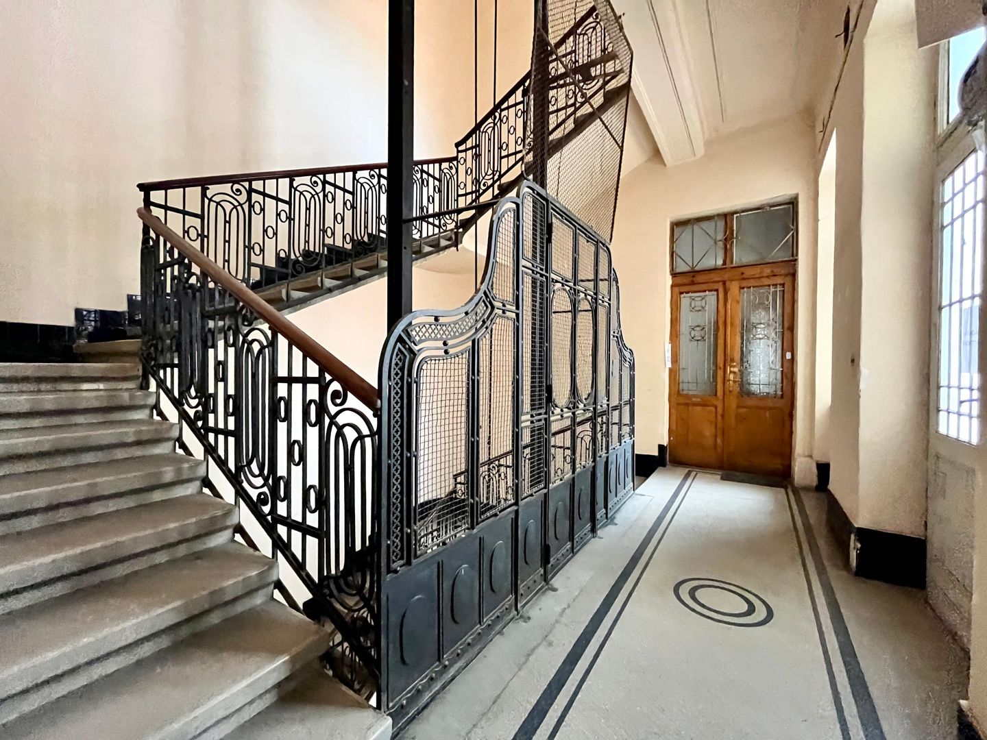 Apartament grandios cu vedere spectaculoasă spre Piața Libertății - Poză 30