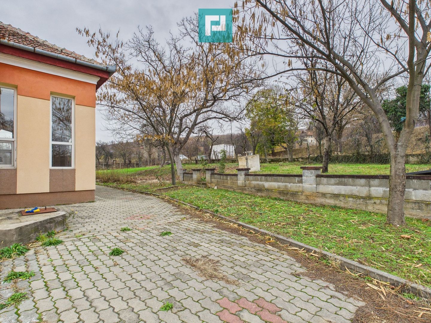 CONAC IMPRESIONANT ÎN GHIOROC - Poză 53