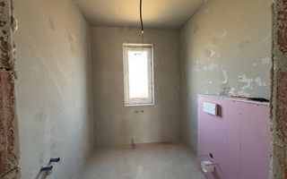 Casa individuala cu 4 camere in Mosnita Noua zona Castel - Poză 14