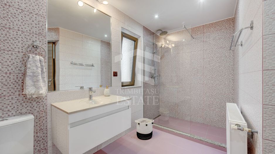 Vilă 342 mp cu piscină și 800 mp teren / 4 dormitoare / Pleașa - Poză 11