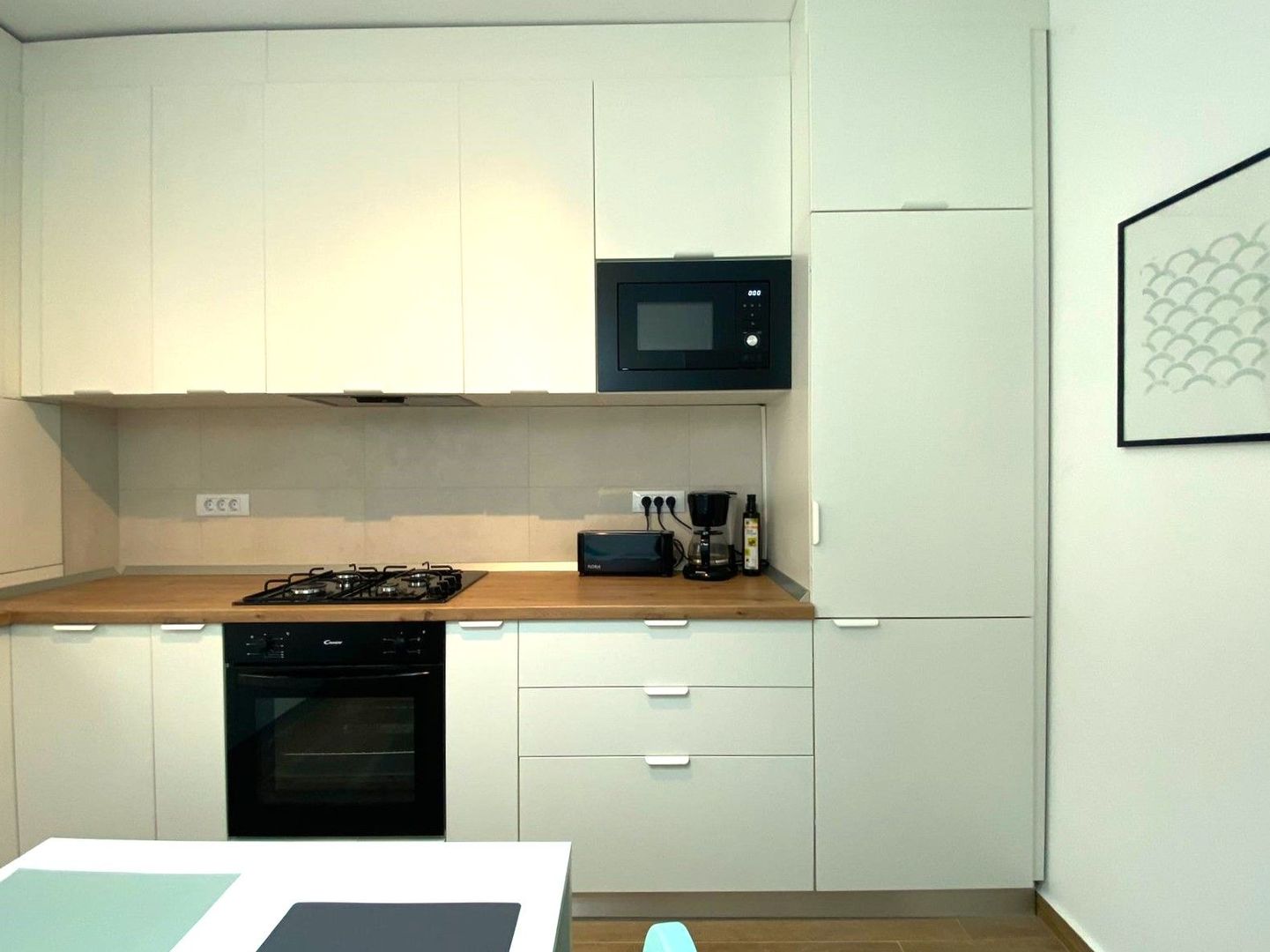 Exclusivitate - Apartament în bloc nou, mobilat si utilat,  gradină, loc parcare - Poză 11