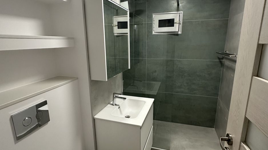 Apartament 3 camere  renovat in zona Lipovei - Poză 22