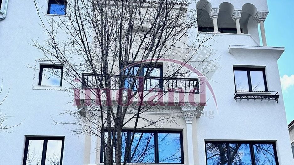 Imobil cu arhitectura unica - consolidat si renovat - Primaverii - Poză 1