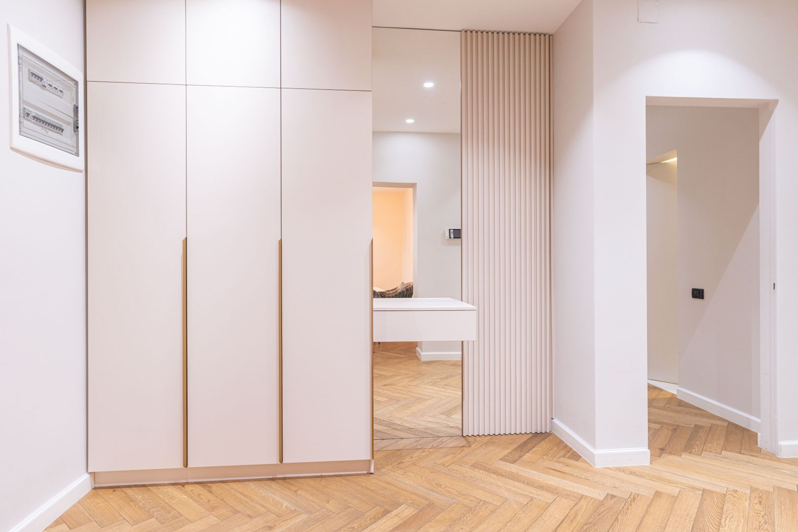 Luxury 4-Room Apartment – HERASTRAU I Parking Spots I ROVERE FURNITURE - Poză 6