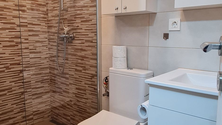 Garsoniera mobilata utilata Tractorul bloc vila - Poză 4