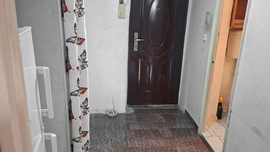 Vanzare Garsoniera spatioasa in Titan, 42mp, 10 min metrou, bloc 1986 - Poză 5