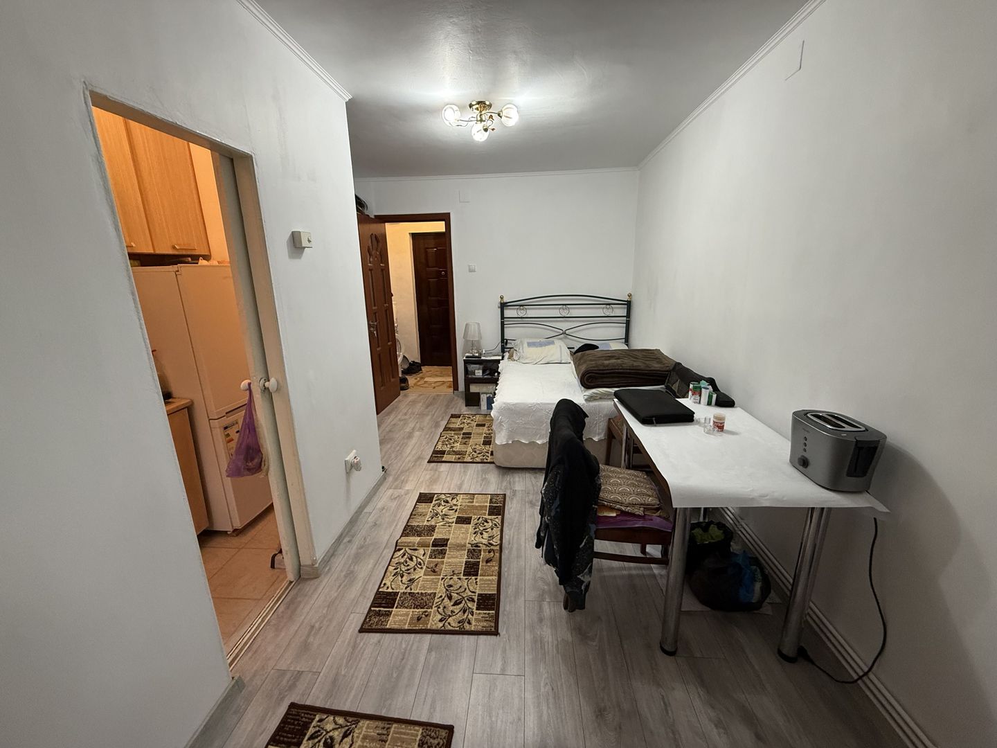 Garsonieră 24 mp - renovată, mobilată și utilată complet - Campina - Poză 1