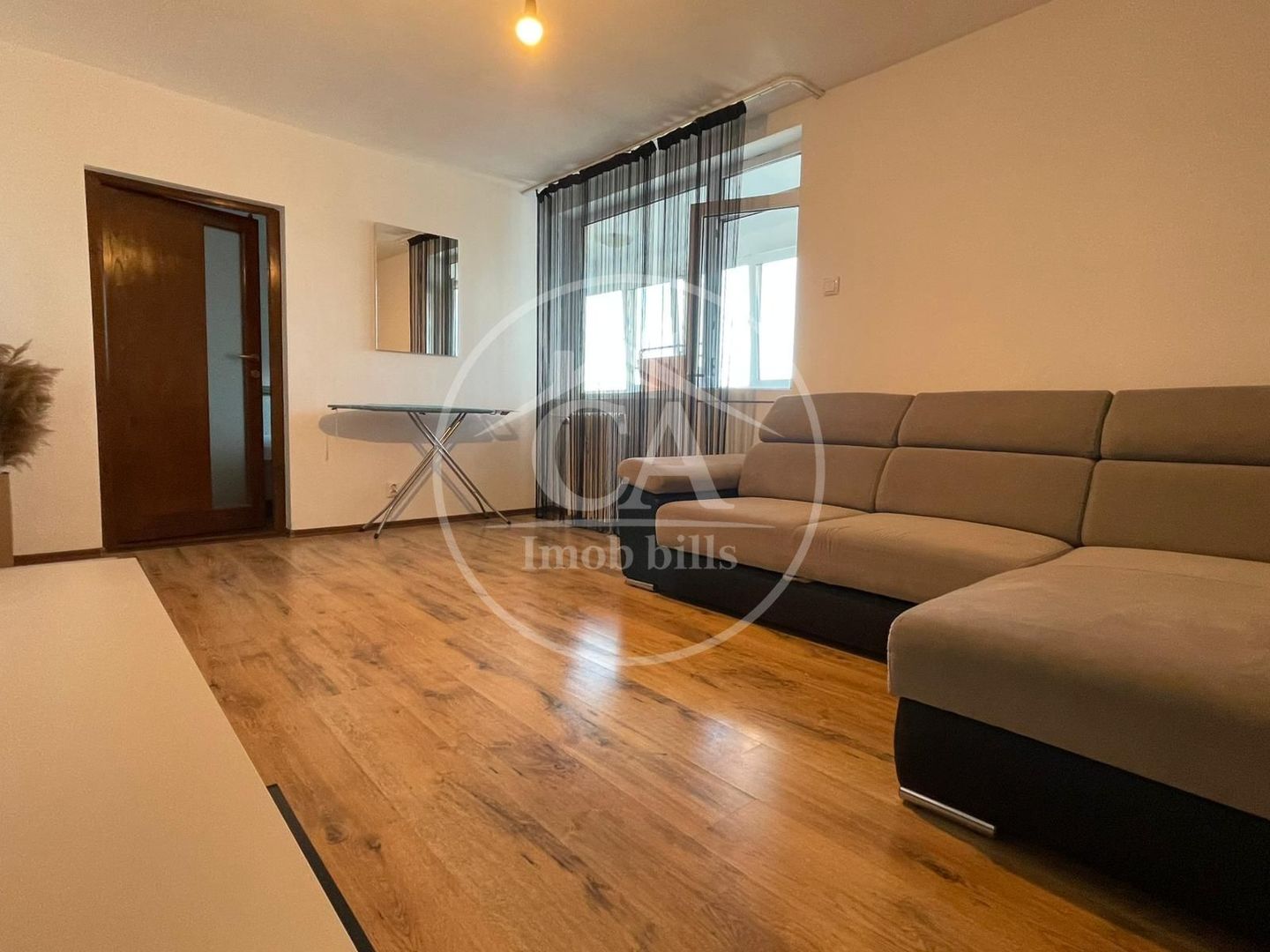 Apartament de vanzare cu 3 camere in zona Decbal, Oradea. - Poză 6