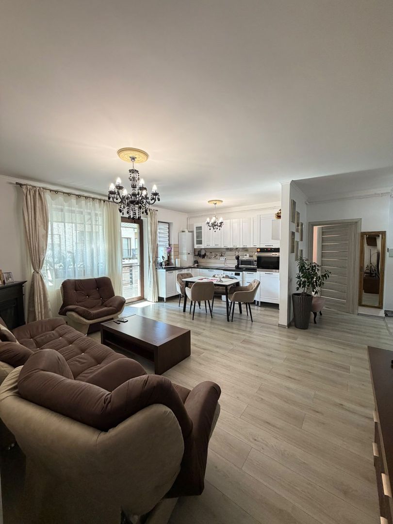 Apartament 3 camere, curte, boxa, parcare, Sub Cetate - Poză 16