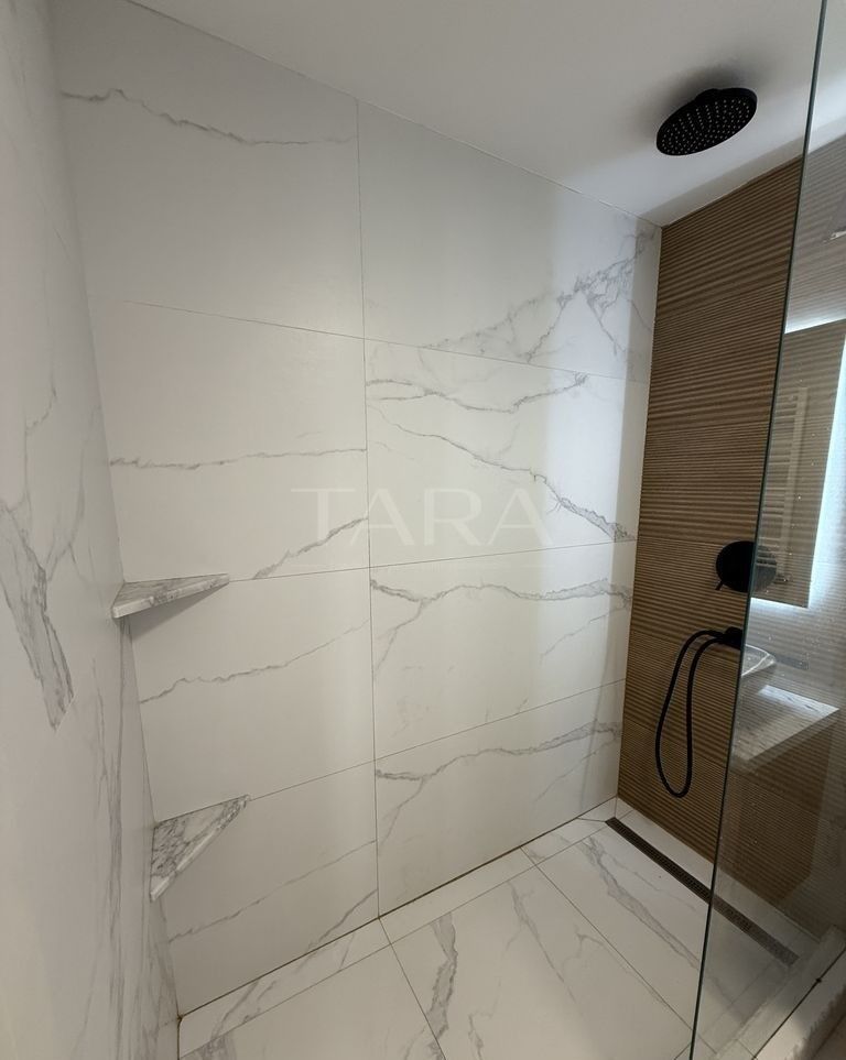 Apartament de lux cu terasă și priveliște - Poză 5